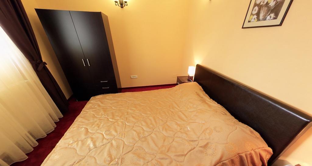 La Storia Guest House Pitesti Exterior photo