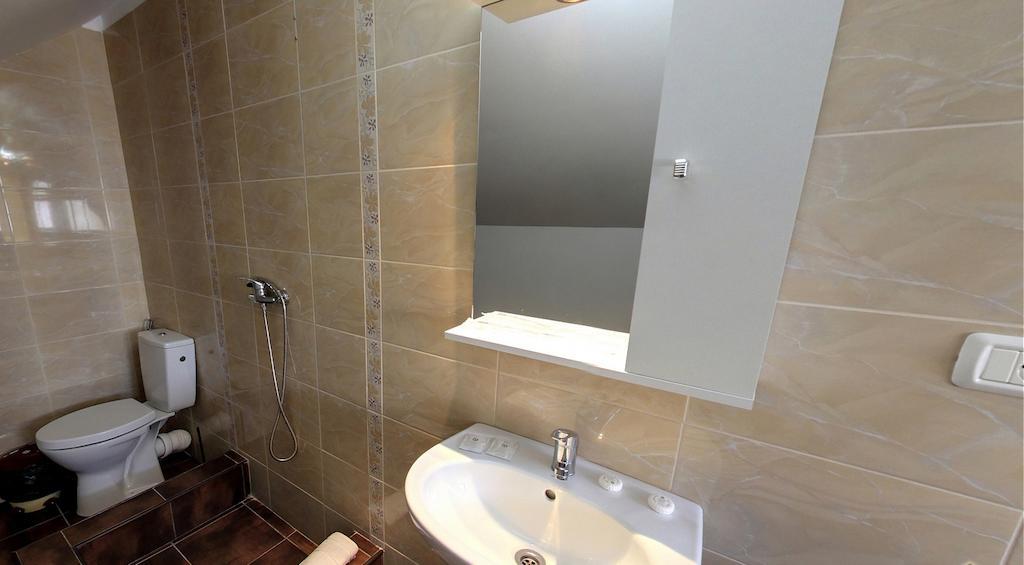 La Storia Guest House Pitesti Room photo