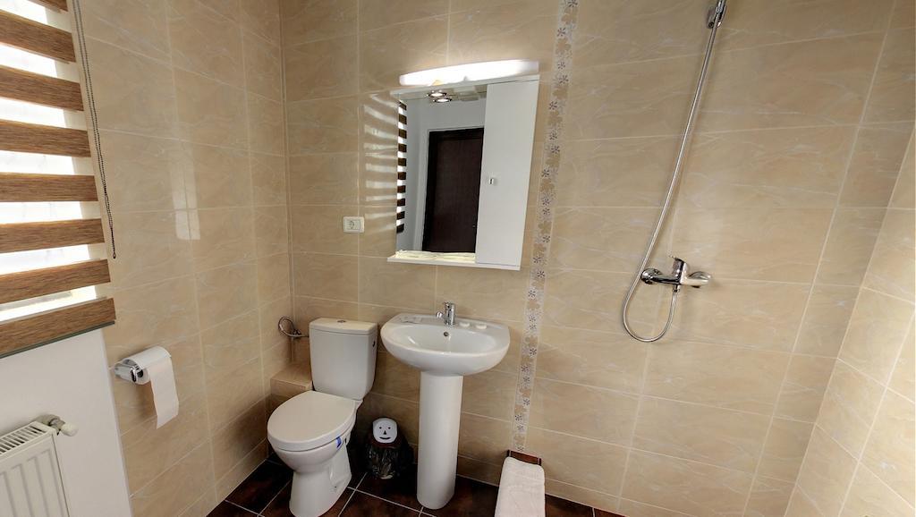 La Storia Guest House Pitesti Room photo