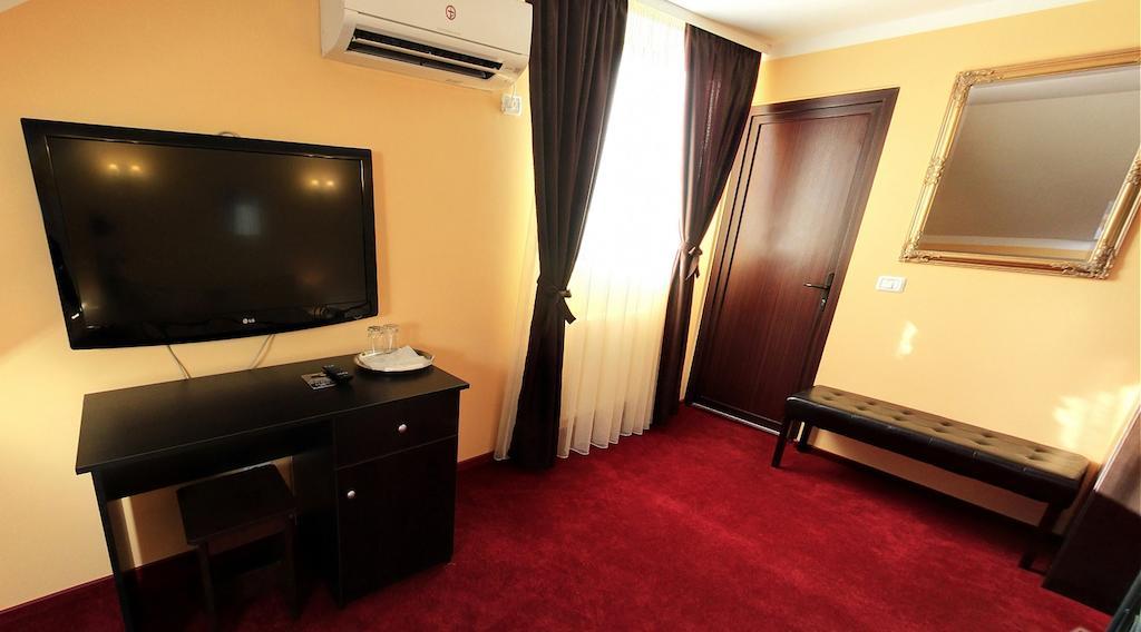 La Storia Guest House Pitesti Exterior photo