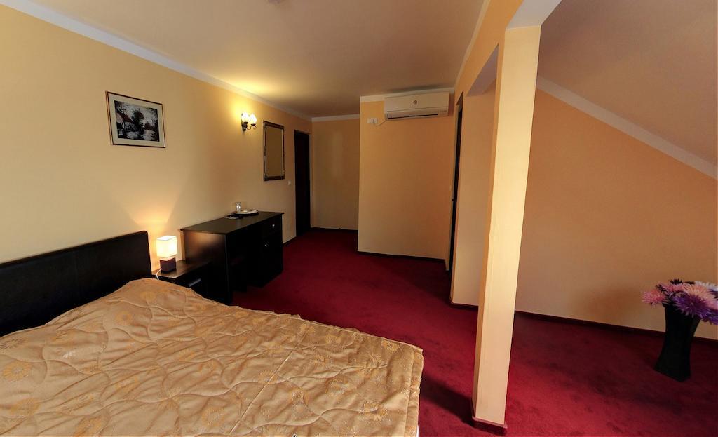 La Storia Guest House Pitesti Exterior photo