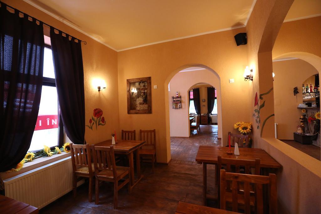 La Storia Guest House Pitesti Exterior photo
